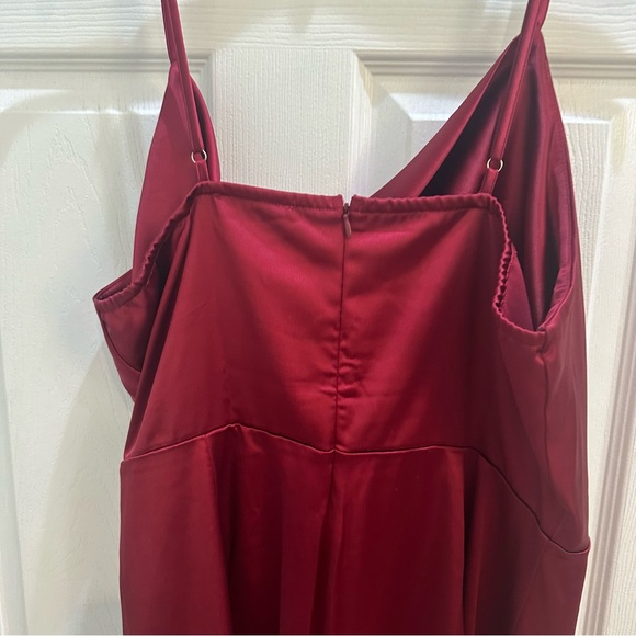 NWT- Kim Curvy midi size 16 satin dress - Picture 6 of 8